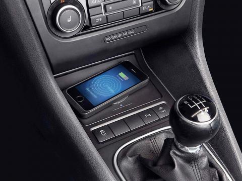 Wireless-Charging-Console-for-Volkswagen-Golf_6-KCE-G6QI-01